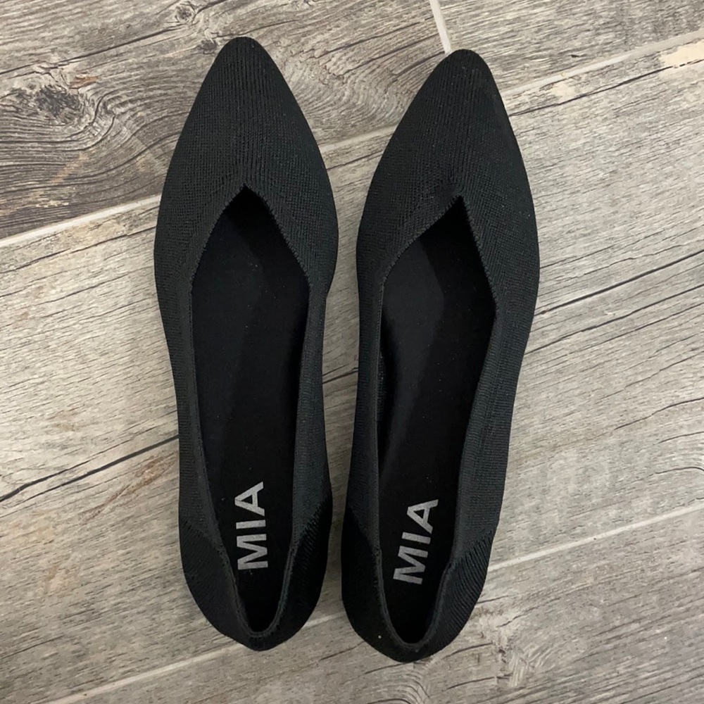 MIA Izzy Flyknit Flat size 6